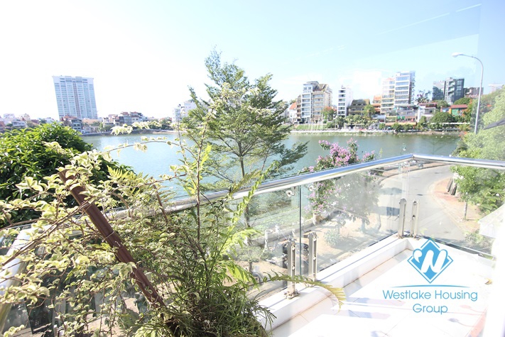 Lake view-House for rent in Tay Ho area